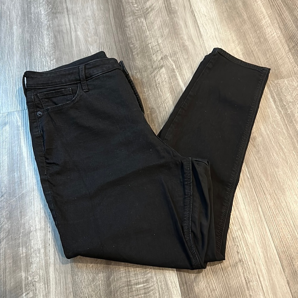 Old Navy Rockstar High Rise Super Skinny Black Jeans - Size 14 Short